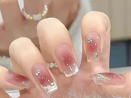 ［人気NO.1]韓国トレンド女子力高め、チーク×マグネットネイル