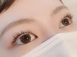 〈🎀１月と２月限定クーポン🧸💘〉まつげパーマ✨根本から立ち上げて毛先までカールがあるデザインです