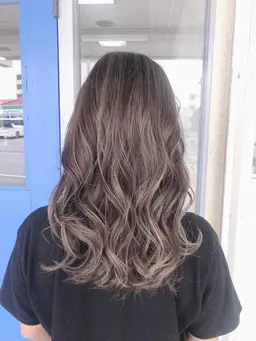 【ケアブリーチ】《3Dハイライトorグラデーション》＋カラー＋潤感Tr