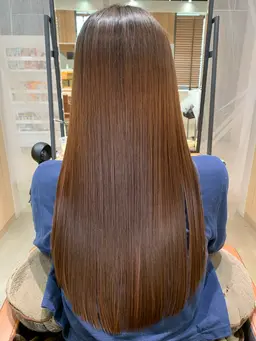 《乾かすだけで叶う艶髪》髪質改善トリートメント　¥13000