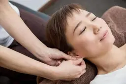 【耳ツボエステ】ダイエット・リフトアップ・肩こり・不眠などなど、それぞれのお悩みに合わせて施術！