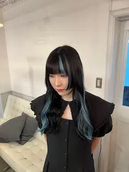 🌸インナー・ハイライトにオススメ🌸カラー＋馴染ませカット＋ナチュラルシールエクステ10本​〜​コース（本数追加可能）