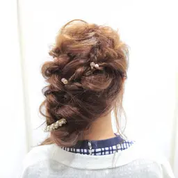 💐ヘアセット🎀イベントには可愛いアレンジで✨早朝など営業時間外も対応👍デザインによっては価格の変動あり😌