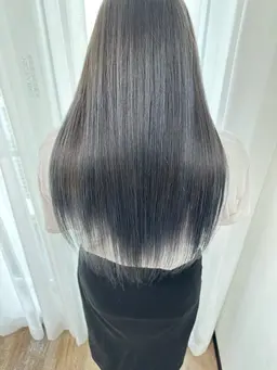 【ハイトーンを楽しみたい方必見✨】カット➕ケアブリーチオンカラー➕トリートメント