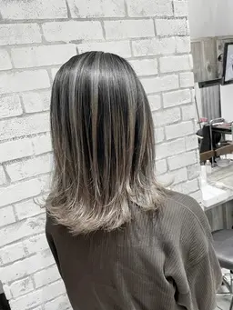 ☆ケアブリーチ使用☆                                      バレイヤージュカラー