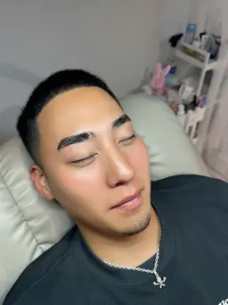 【夏に向けて垢抜け🌻✨️】ハリウッドブロウリフト☆彡