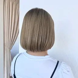 【平日限定クーポン】プレミアムカラー＋トリートメント(ブロー込み）長さ料金M+550円、L+1100円