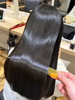 【✨今年最後のご褒美に✨】カット+透明感ケアカラー+premium髪質改善トリートメント🌿《天神/髪質改善/小顔》