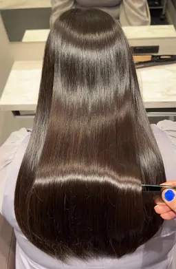 【ミニモ学割｜自然仕上げ】カット＋縮毛矯正＋トリートメント✨¥17,600​〜​