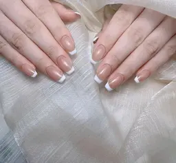 🌈HAND💕ベース付きフレンチ「初回ご来店ソフトジェルオフ無料」