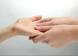 【✨️新規様専用メニュー✨️】家事や仕事で手をよく使い、お疲れの方😩幹細胞美容液を使ったハンドマッサージ🌸