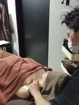 美しいデコルテを取り戻す♪深層アロマリンパケア(80分)