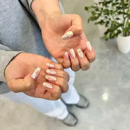 アート2本​〜​5本デザインネイル🌼ྀི（付け替えオフ+500）