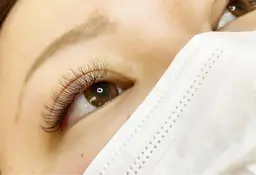 ✨ミニモ限定メニュー✨人気No.2ボリュームラッシュ100束(350本〜400本前後) LED に変更+1000円