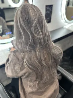 【海外風trendスタイル】ハイライトカラー