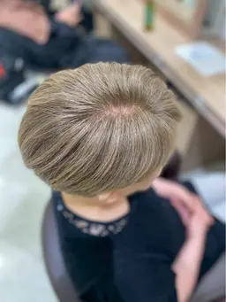 【大人女性の救世主✨】カット＋脱白髪染めカラー