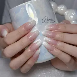 [モデルさん募集] ◆チップ長さ出し10本◆グラデーションorフレンチ