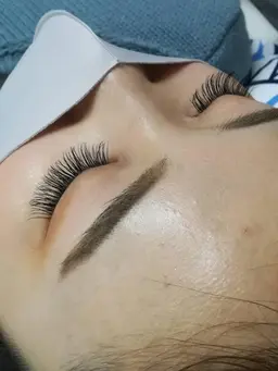 ★新規限定フラットラッシュつけ放題☆¥5480　初回オフ込み　ご希望により140本​〜​180本前後