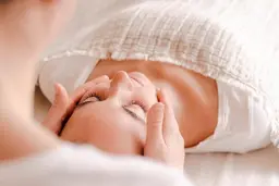 【全身整体＋頭部セラピー75分】美顔・小顔の土台を整える不調改善/睡眠/肩こり　75分