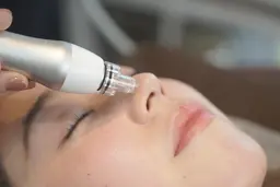 モニター価格📷【🍓脱いちご鼻】≪鼻のみ👃≫毛穴洗浄(鼻)+💎温感スキンインフュージョン🚹男性も◎