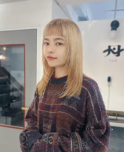 🐈‍⬛艶ハイトーン🐈‍⬛〈ブリーチ抜きっぱなし+トリートメント〉