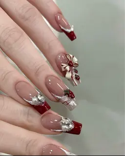 🌲クリスマス限定🎄🧑‍🎄[チップ長さ出し]アート4本、パーツやり放題(Lサイズまで)❣️ソフトジェルオフ込み