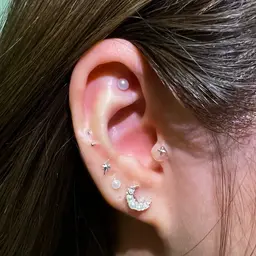 耳ツボジュエリー💎(片耳5個、両耳10個)