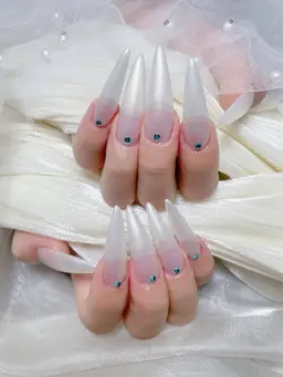 🔥チップ長さだしワンカラorラメグラ/平日¥7500円【ジェルオフ無料ケア込み】土日祝日¥8800円🦋