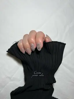 デザインネイル⚫︎アート1​〜​2本