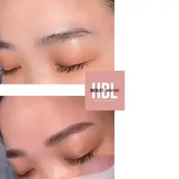 ハリウッドブロウリフト(眉毛)