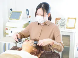 【金曜日限定】サロン撮影モデル「顔脱毛orVIO脱毛or光フェイシャルor韓国美容プレゼント」