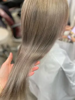 👼🏻天使の艶ハイトーンダブルカラー👼🏻ケアブリーチ+カラー+高濃度水素トリートメント(ウルトワトリートメント)