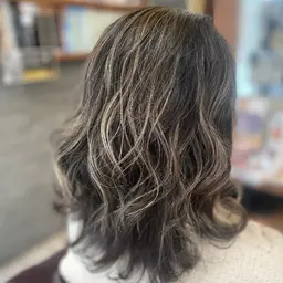 【学割🍀カット＋艶カラー＋アクセントカラー】