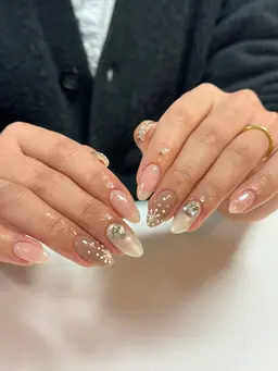 やり放題長さ出し10本パーツ付け放題(アートデザイン4本までに)