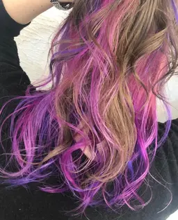 ブリーチインナーカラー(原色インナー、複数のカラーの場合+1000円～3000円)