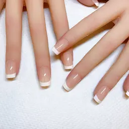 【オフ有り】フレンチネイル🎀