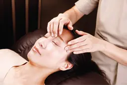 ✨疲れ目•眼精疲労スッキリ✨アイケアセラピー30分コース🍀眼輪筋〜耳〜首筋〜ひたい〜頭