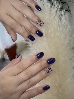 ちゅるちゅるワンカラー➕2本アートデザイン。　　　　　1本ずつアート追加の場は1000円いただきます。