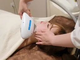 【プレミアム光フェイシャル】モデル絶賛メニュー☆高濃度美容液&パック付/