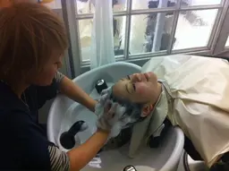 【疲れた頭に】限定価格！高濃度炭酸シャンプー＆頭皮保湿クリーム使用🔅癒されヘッドスパTOKIO IE TR付き☆