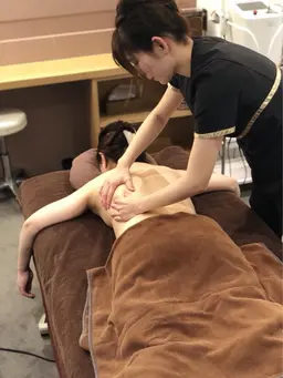 【初回限定大人気!スゴ🉐痩身🔥全身まるごとサイズダウン✨3種スリムマシンとリンパ70分コース✖️3回券