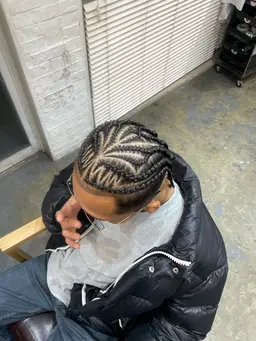 🍂ミニモ限定クーポン🍂【デザインコーンロウ10本まで】