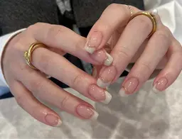 【研修モデル】Hand変型フレンチ4本デザイン⭐️ソフトジェルオフ➕550円