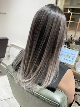 ケアブリーチ使用☆                                         バレイヤージュカラー