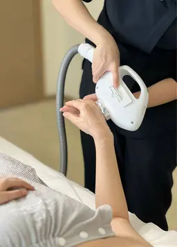 【新規導入美肌光脱毛】学生様全身脱毛（顔VIOなし）11000