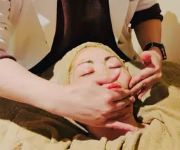 【人気No.1✨】🌿ハーブピーリング✕小顔調整💆美肌も小顔もGET‼️