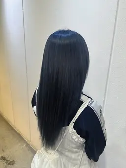 【3月限定価格‼️】ブリーチ+艶カラー+クイックTR🫧(SB込◎)