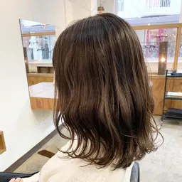 カット＋インナーブリーチカラー＋活性ケラチントリートメント9ステップ