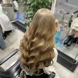 【学割U24新規限定価格】ブリーチ+カラー+カット¥21,450→¥13,200