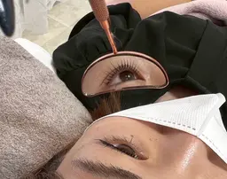 🍑《パリジェンヌラッシュリフト》